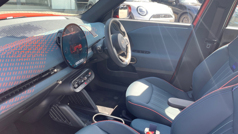 MINI Aceman 135kW E Classic 43kWh 5dr Auto Electric Hatchback